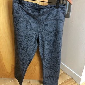 Alo Yoga Size Small Cropped Leggings